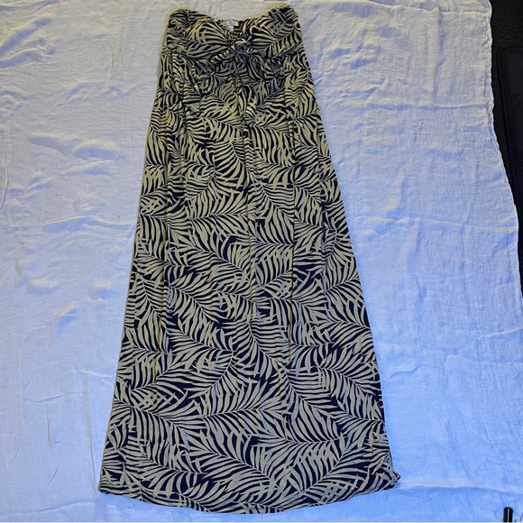 A Pea in the Pod Dresses & Skirts - A pea in the Pod Small Maternity Dress with Tie Long Plam design cream & blue